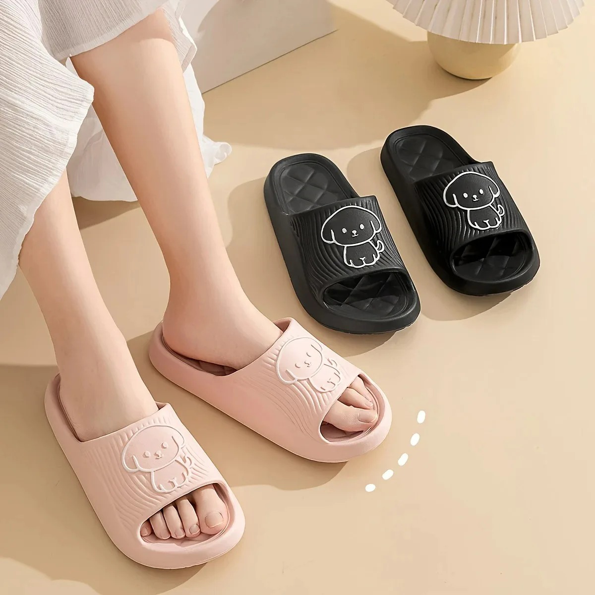 لطيف الكرتون النعال شباشب حمام - مراجعة Mule Slip On وسعره